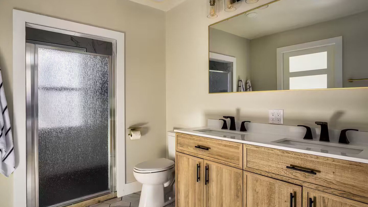 Photo of Bathroom in Seymour