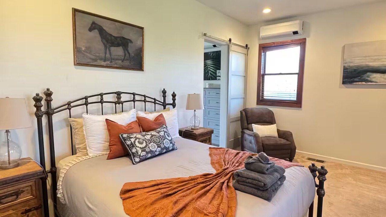 Photo of Bedroom in Era