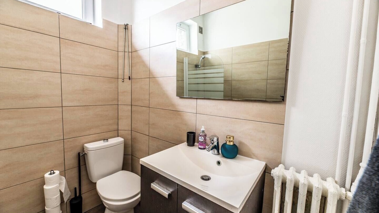 Photo of Bathroom in Graville