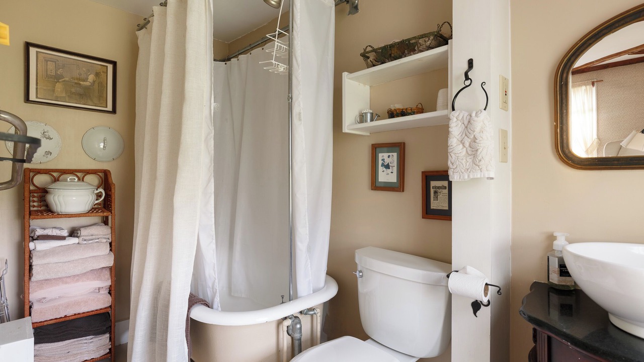Photo of Bathroom in Hillsboro