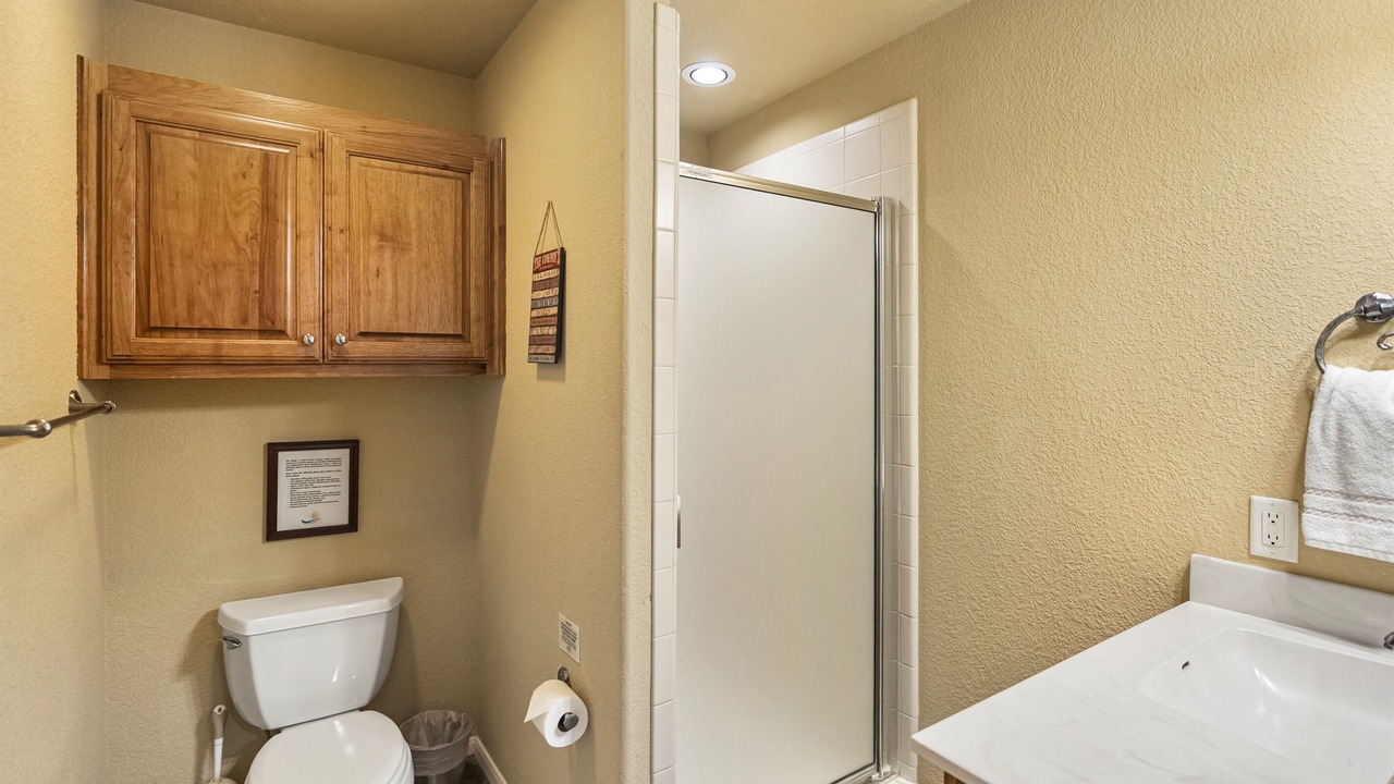 Photo of Bathroom in Point Venture