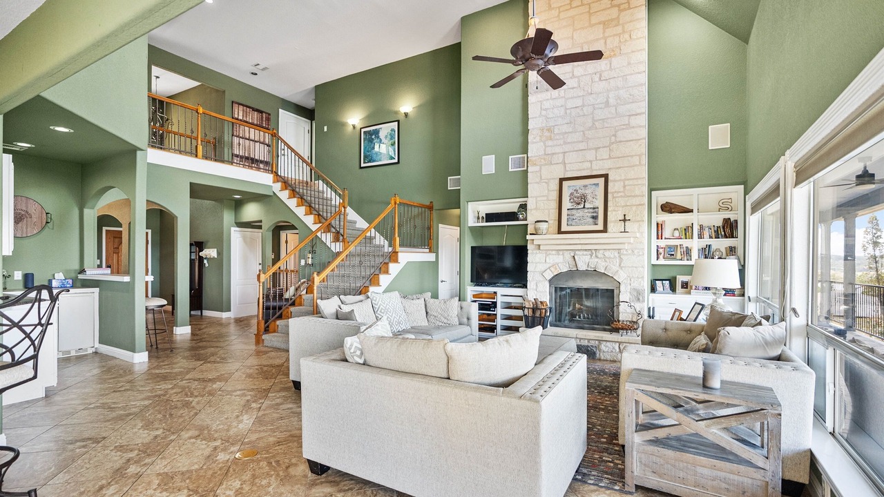 Photo of Bedroom in Point Venture