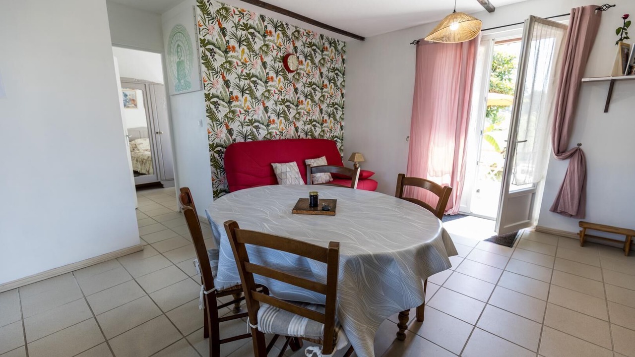 Photo of Others in Hinx