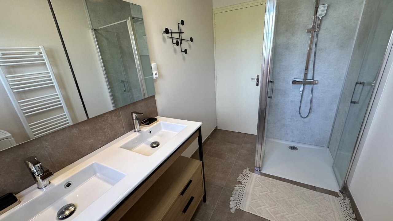 Photo of Bathroom in Arjuzanx