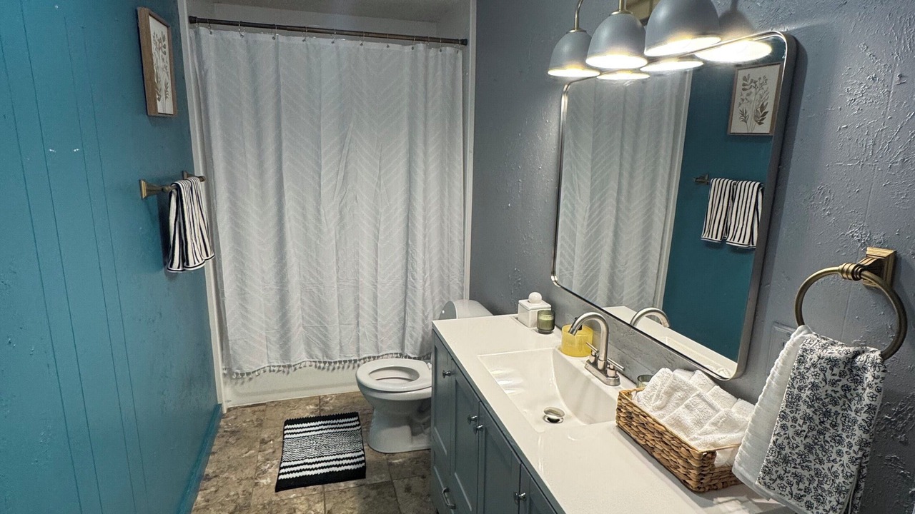 Photo of Bathroom in Port Neches