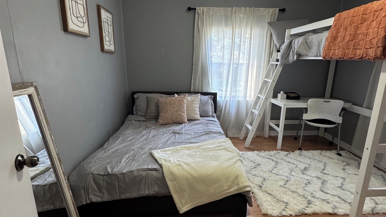 Photo of Bedroom in Port Neches