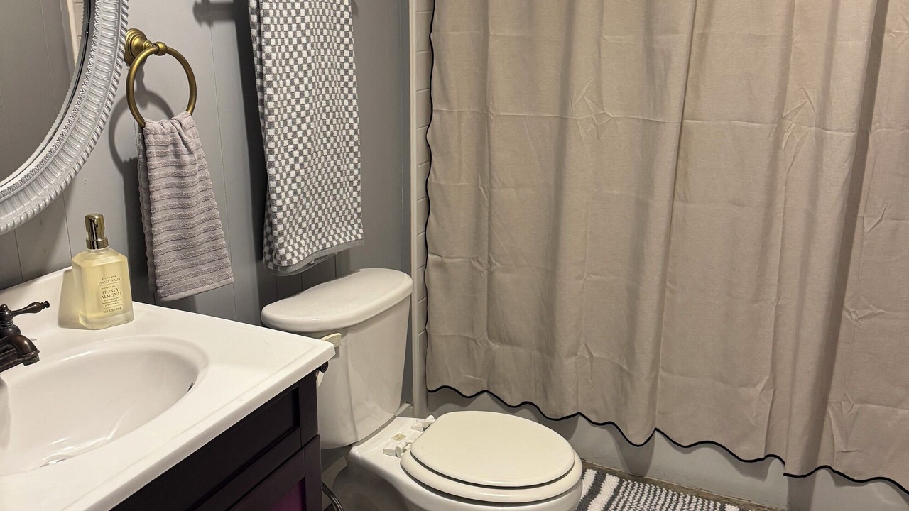Photo of Bathroom in Port Neches