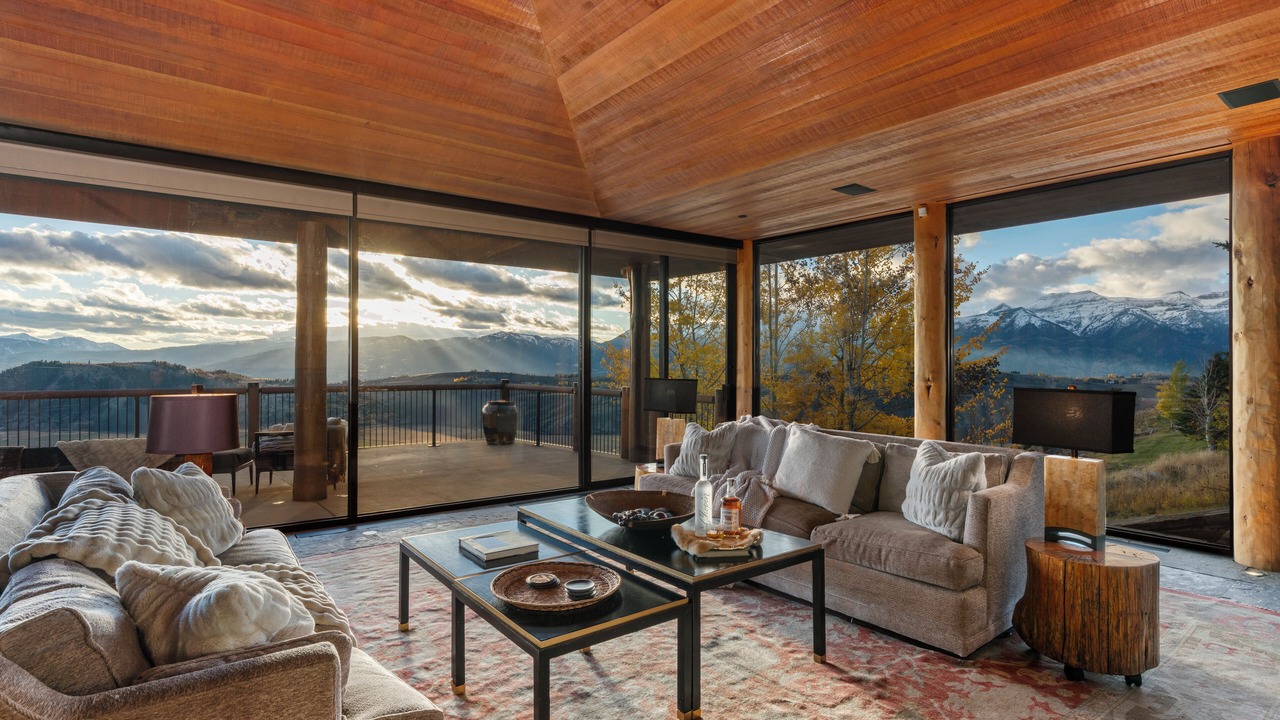 Photo of Livingroom in Spring Creek Ranch