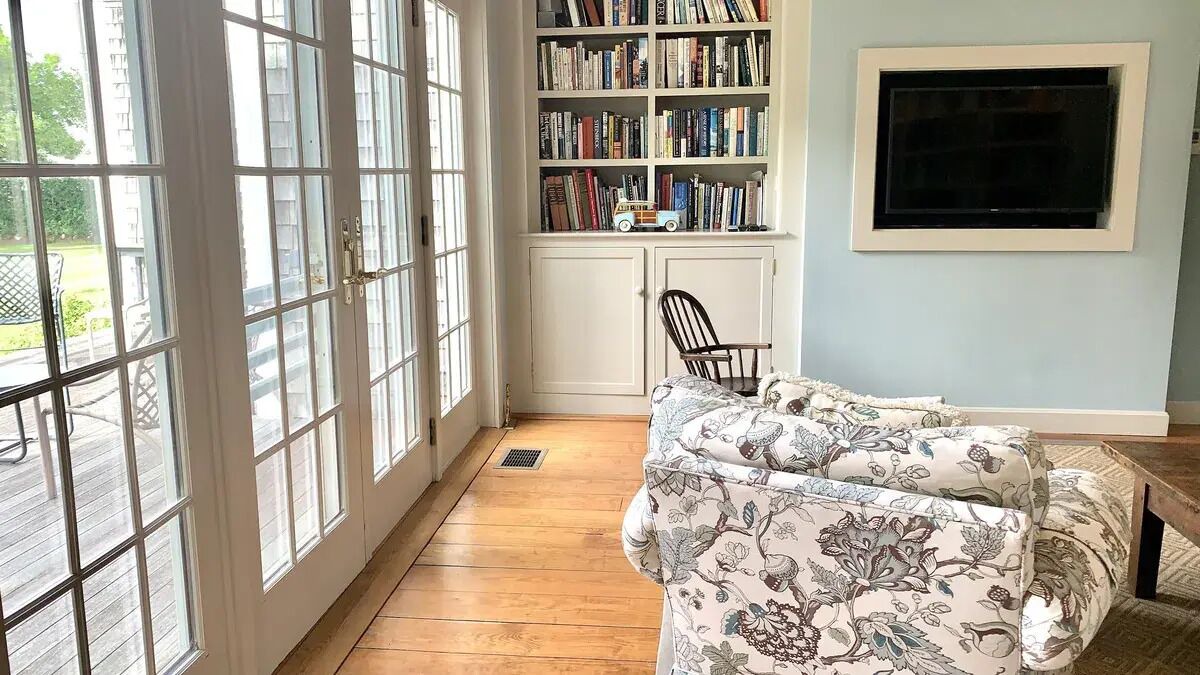 Photo of Livingroom in Brant Point
