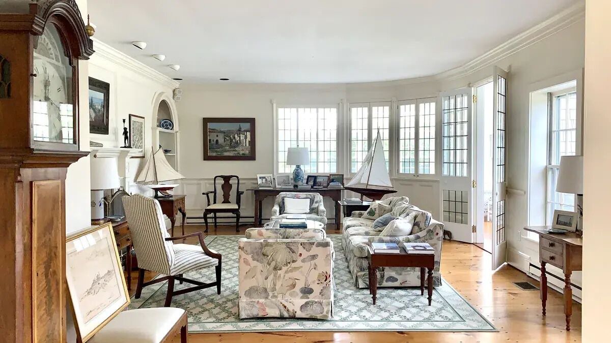 Photo of Livingroom in Brant Point