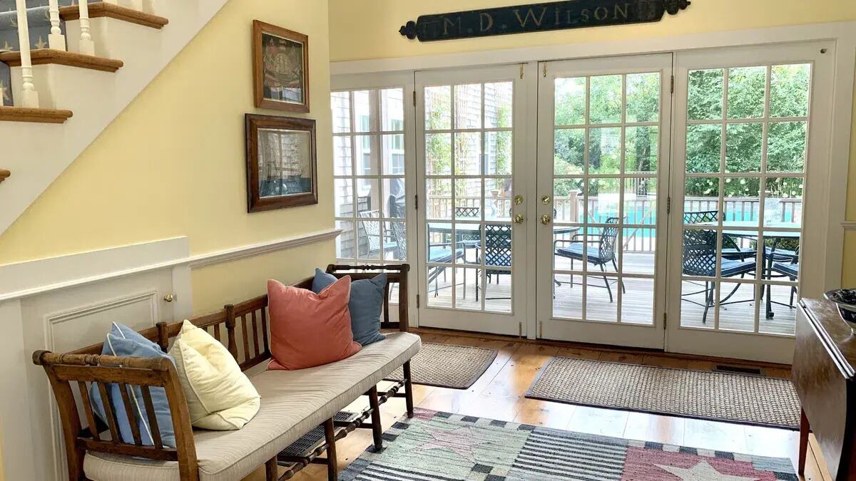 Photo of Livingroom in Brant Point