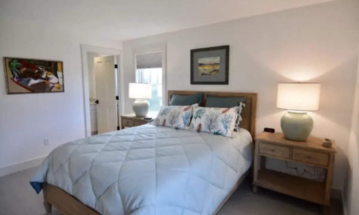 Photo of Bedroom in Surfside