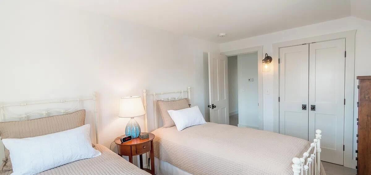 Photo of Bedroom in Surfside