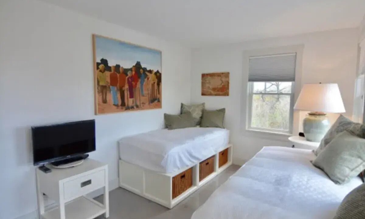 Photo of Bedroom in Surfside