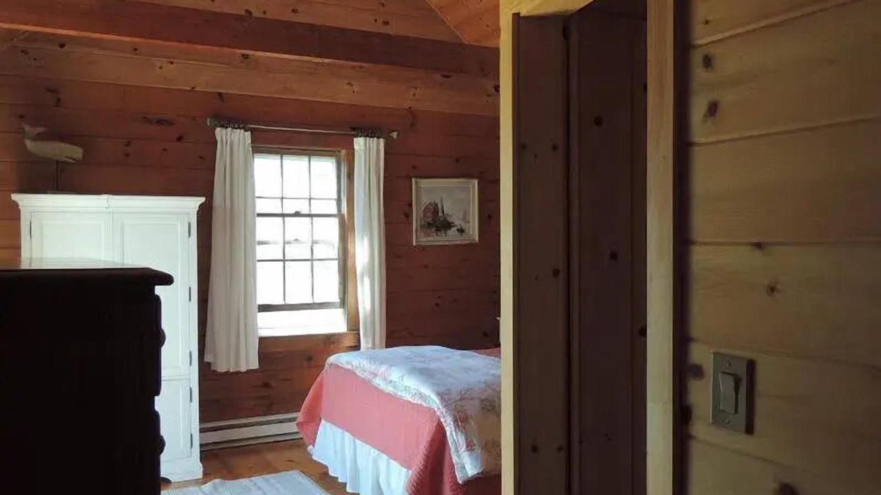 Photo of Bedroom in Surfside