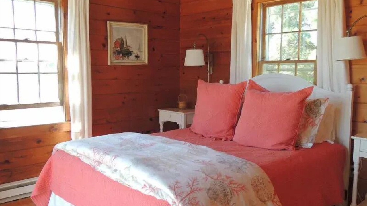 Photo of Bedroom in Surfside