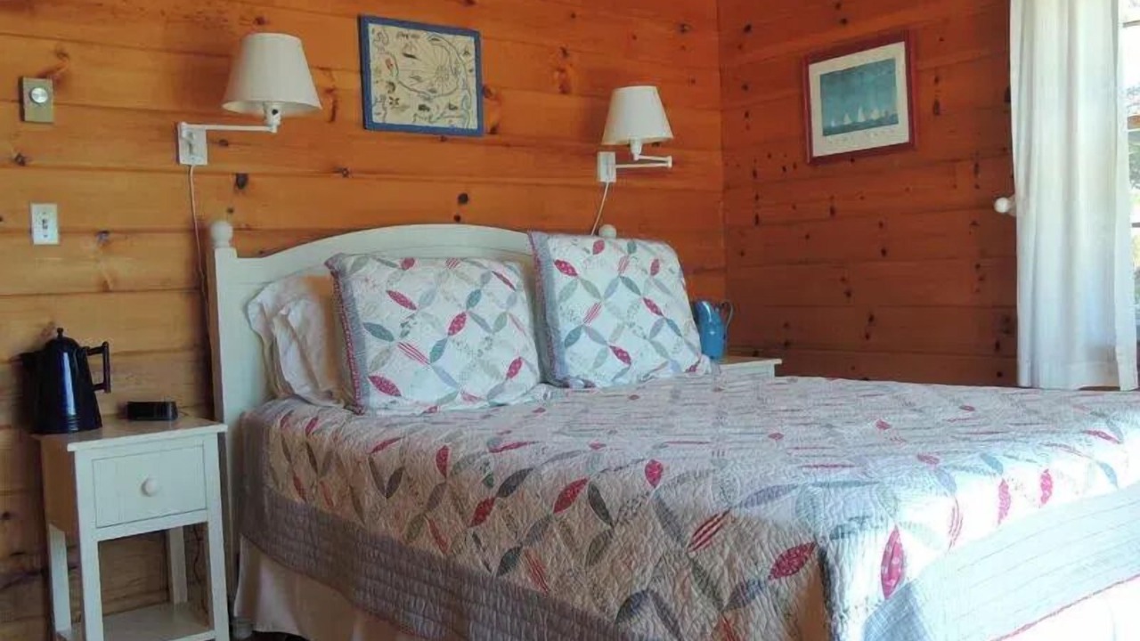 Photo of Bedroom in Surfside