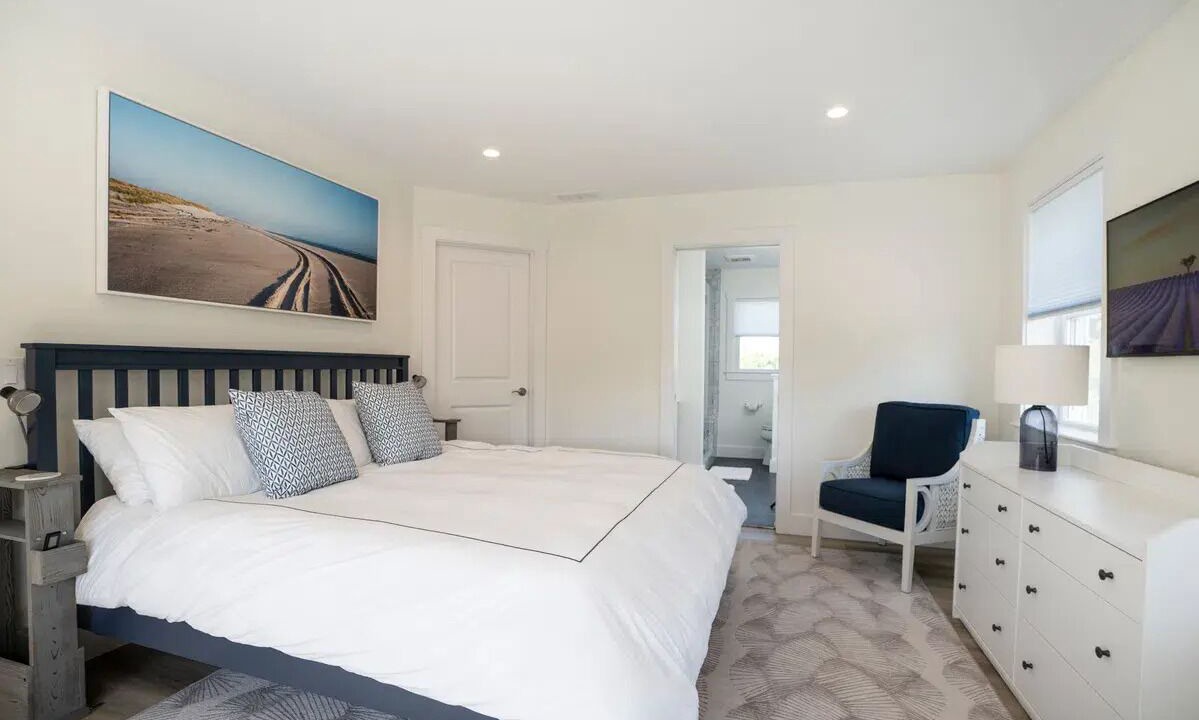 Photo of Bedroom in Surfside