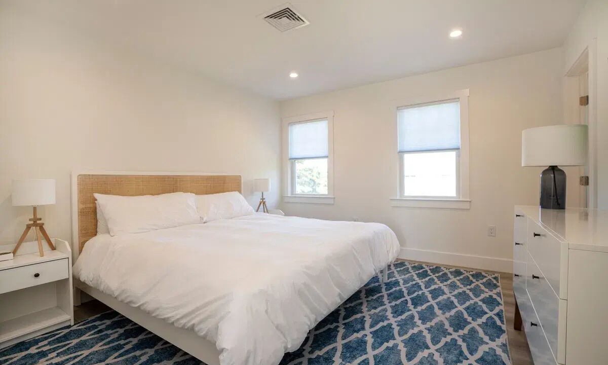 Photo of Bedroom in Surfside