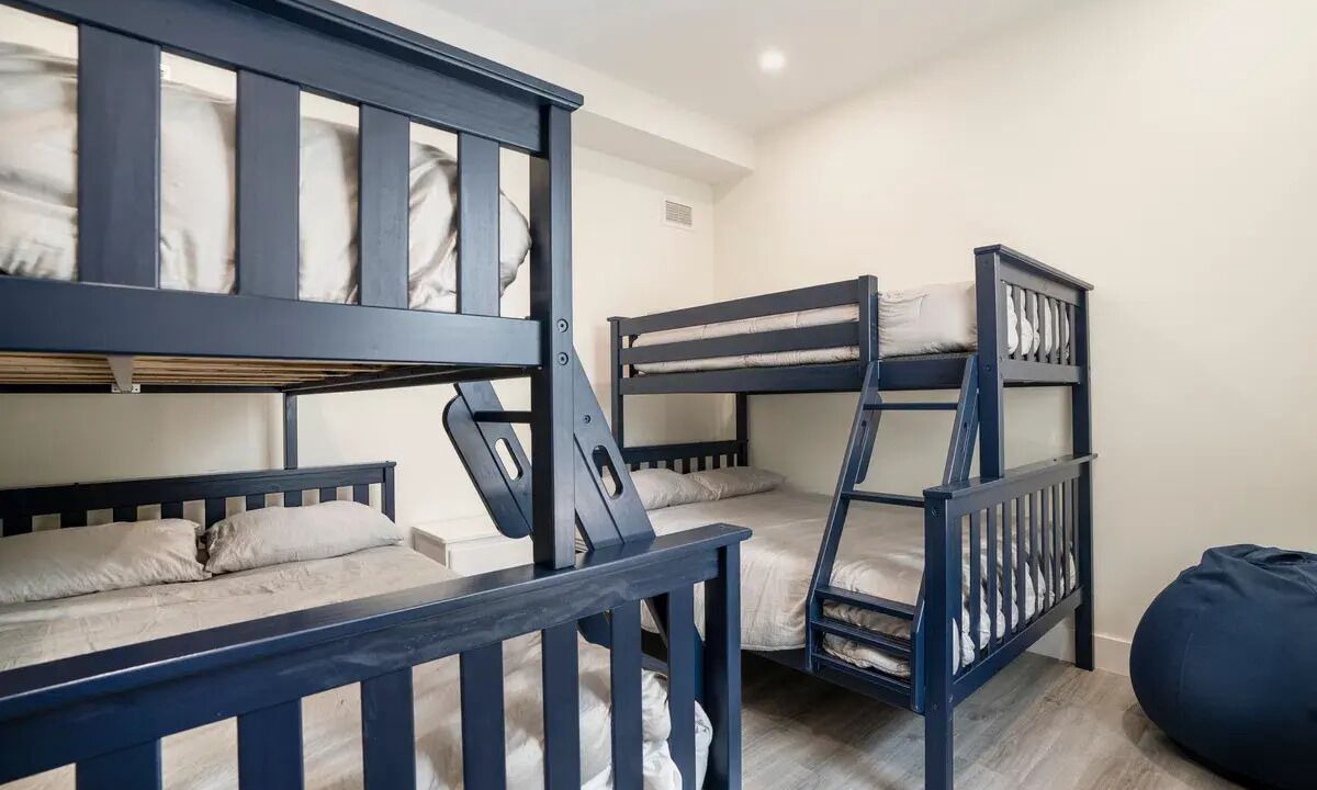 Photo of Bedroom in Surfside