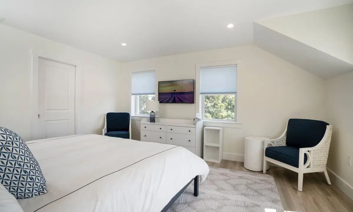 Photo of Bedroom in Surfside