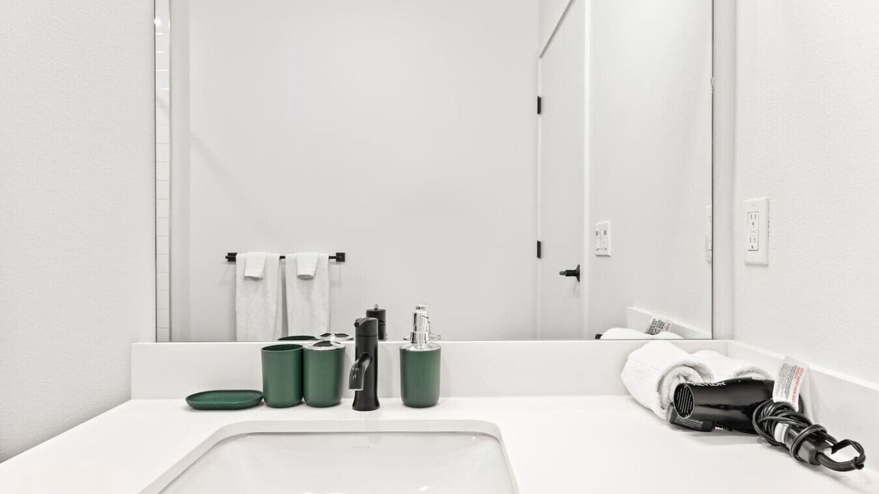 Photo of Bathroom in Downtown Los Angeles
