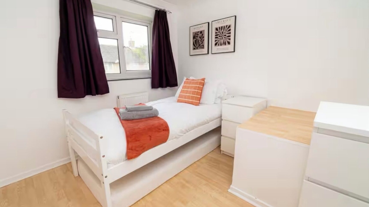 Photo of Bedroom in Basingstoke