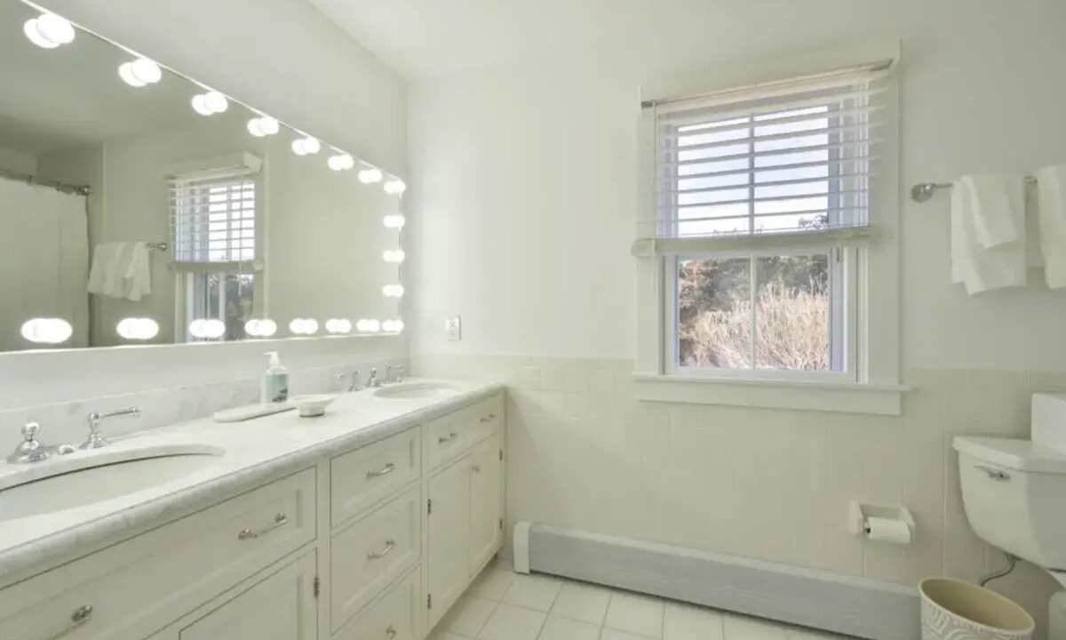 Photo of Bathroom in Monomoy