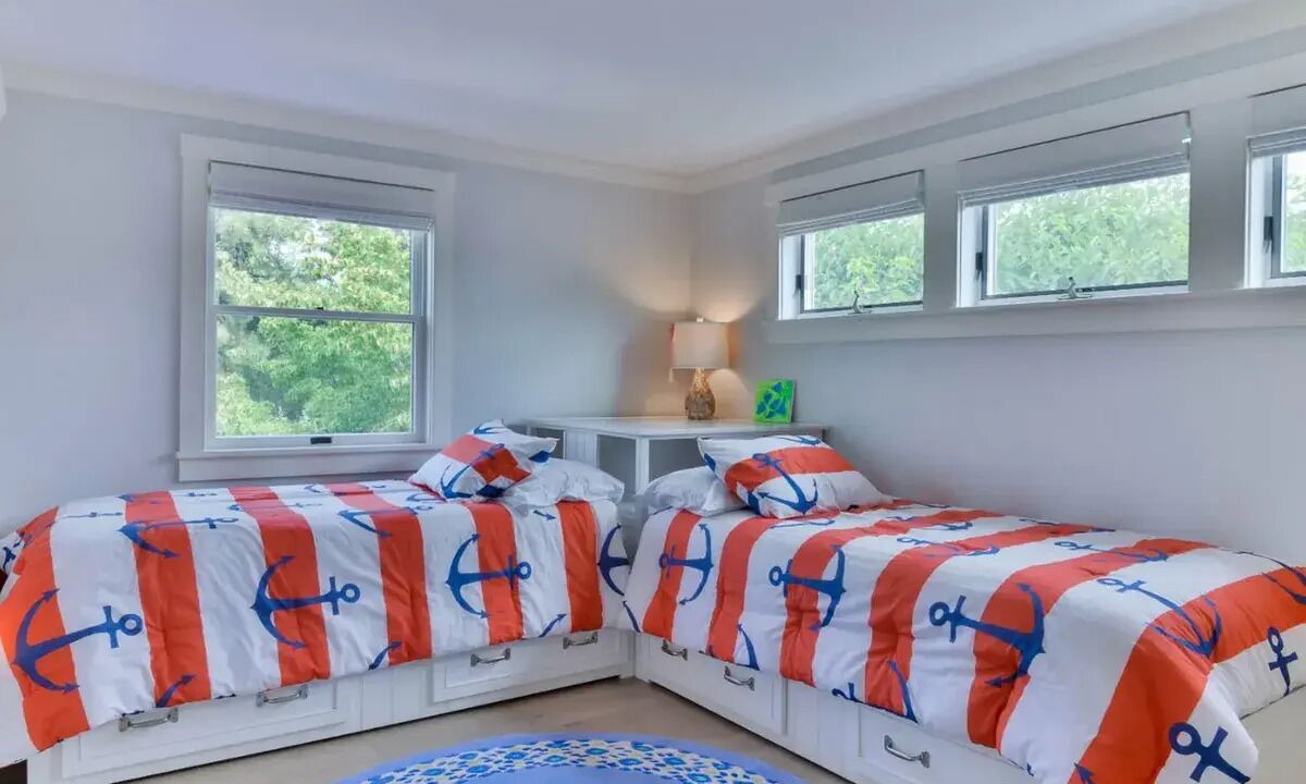 Photo of Bedroom in Surfside