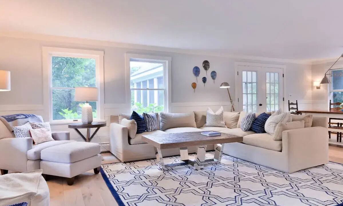 Photo of Livingroom in Surfside