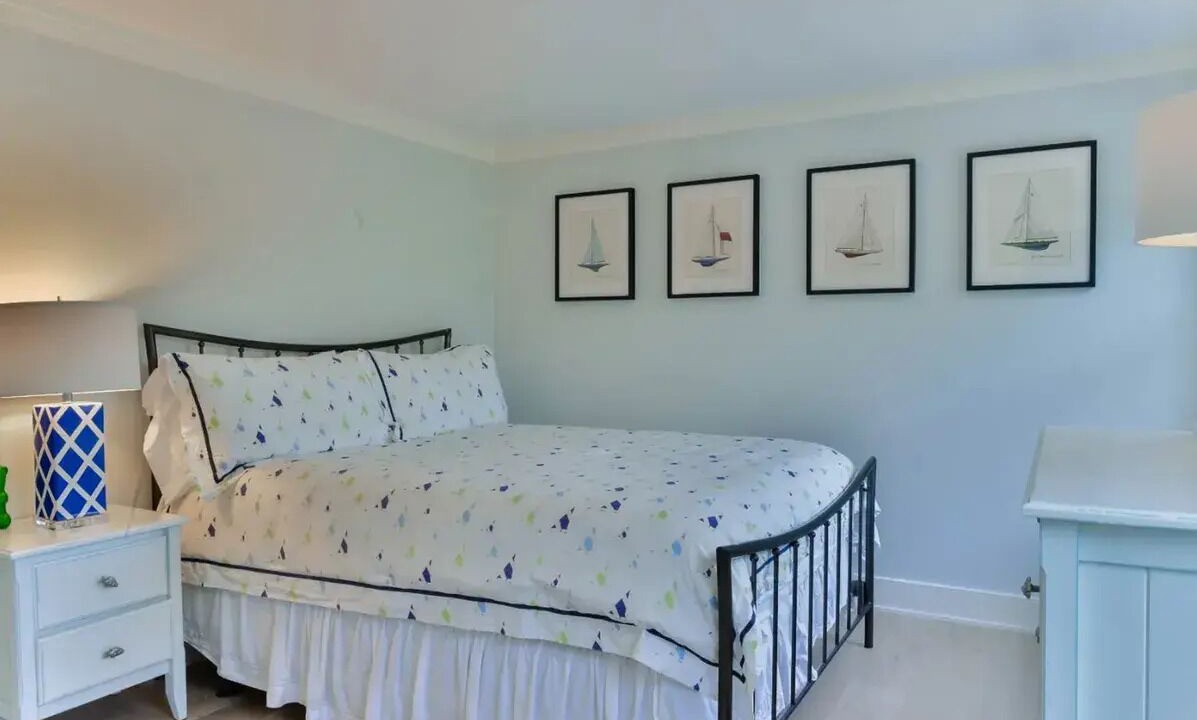 Photo of Bedroom in Surfside