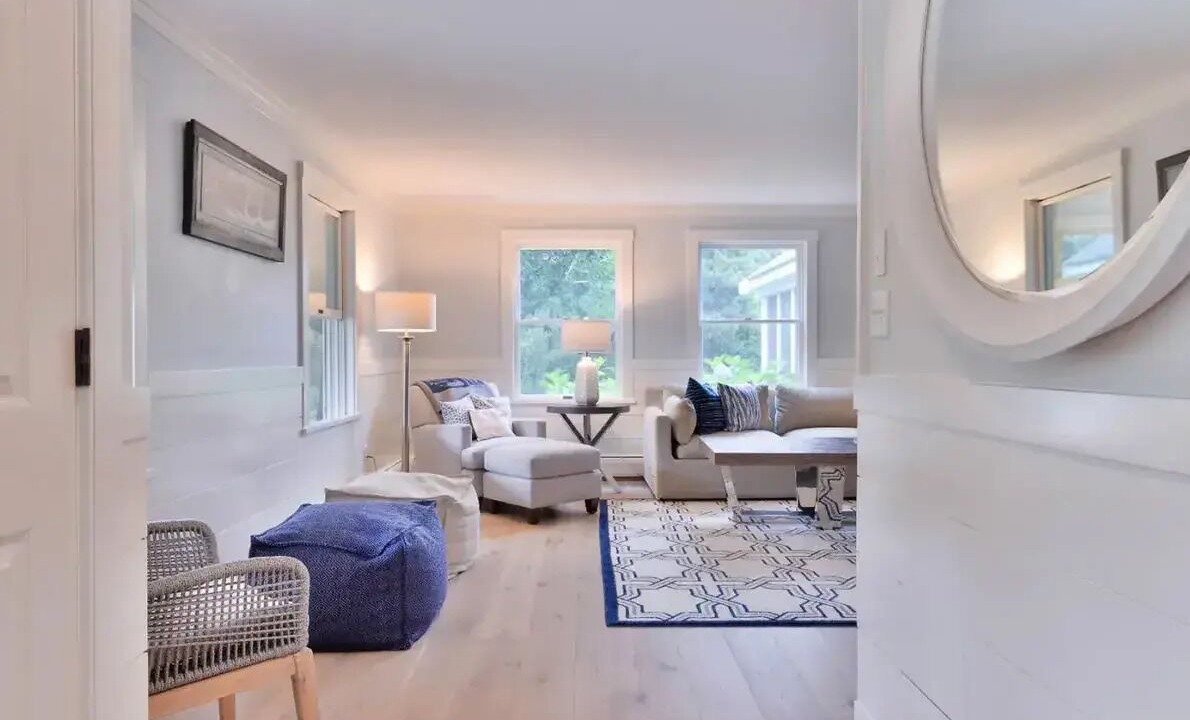 Photo of Livingroom in Surfside