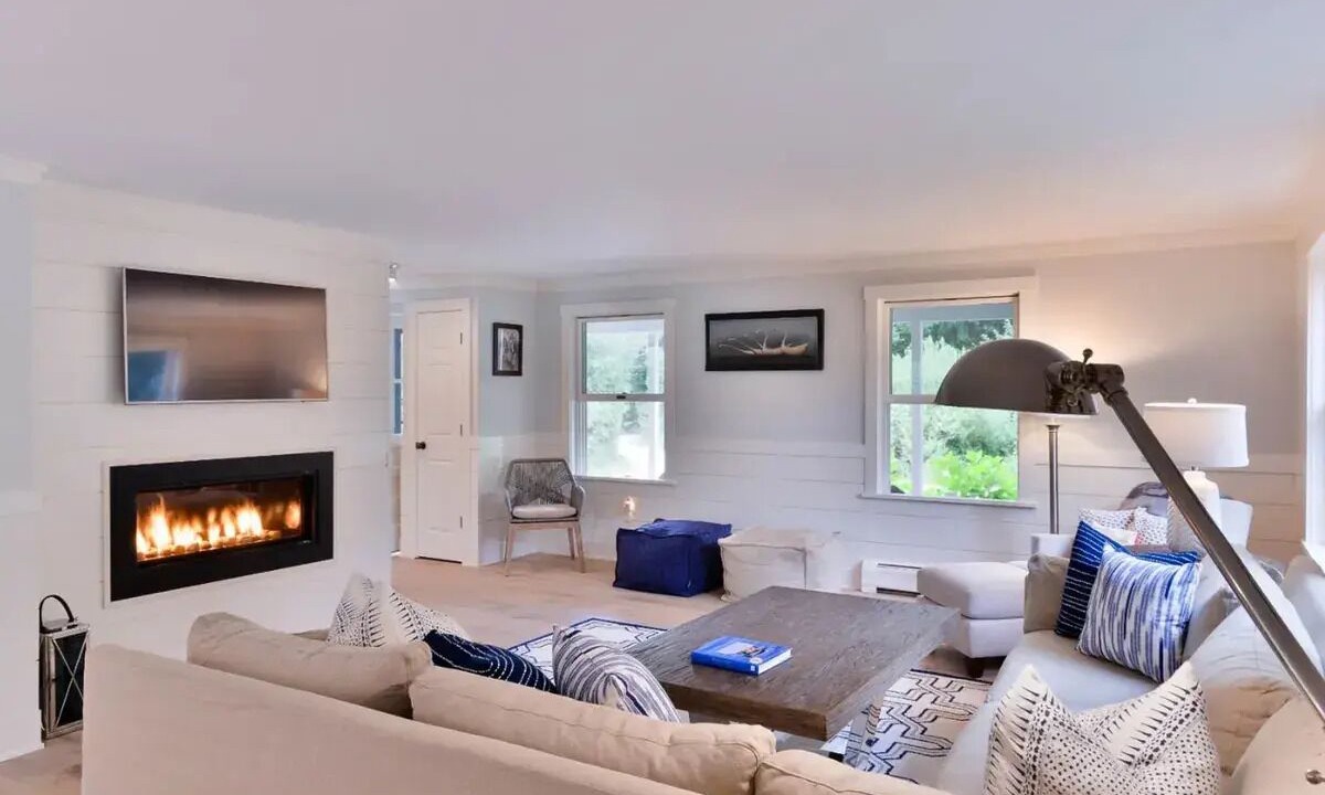 Photo of Livingroom in Surfside