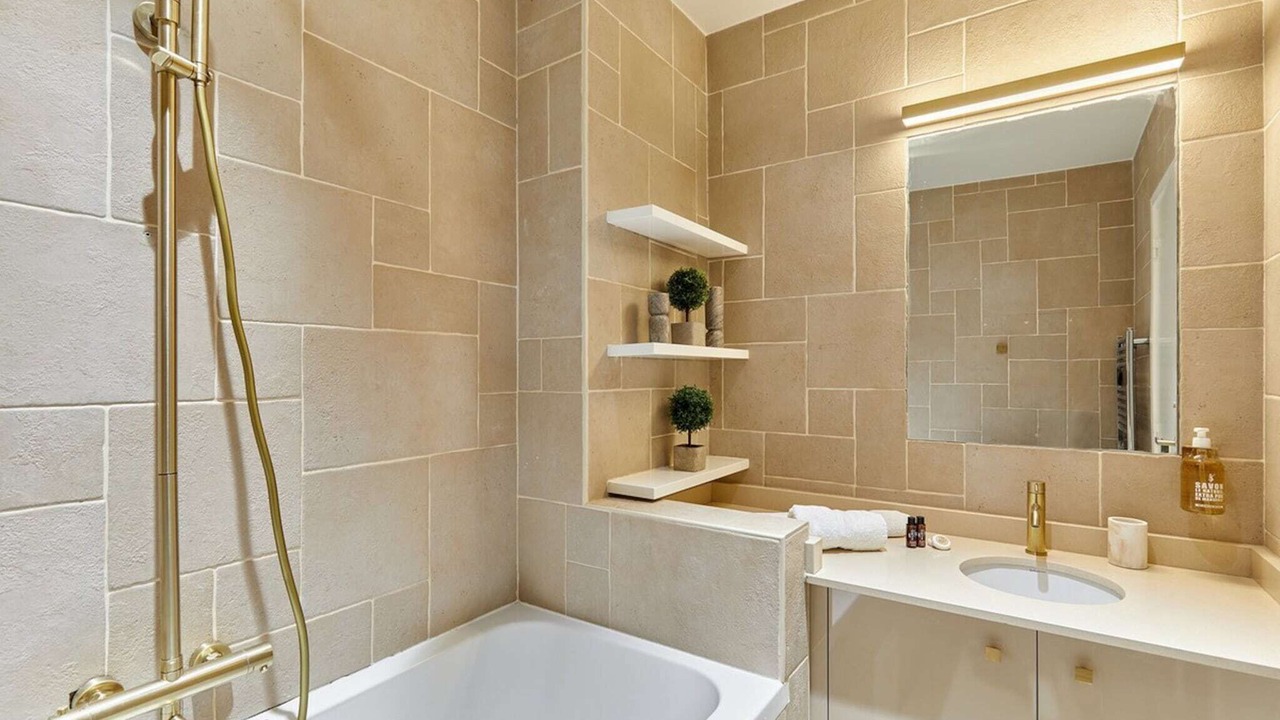 Photo of Bathroom in Porte-Dauphine