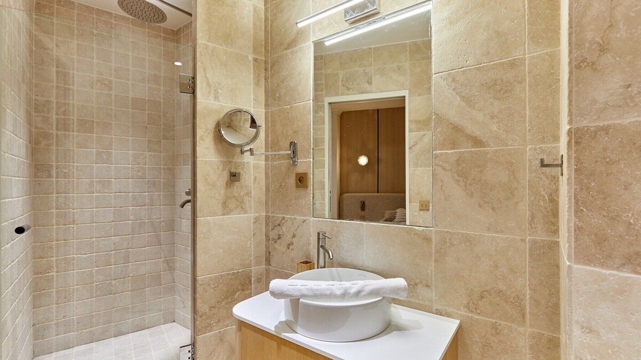 Photo of Bathroom in Porte-Dauphine