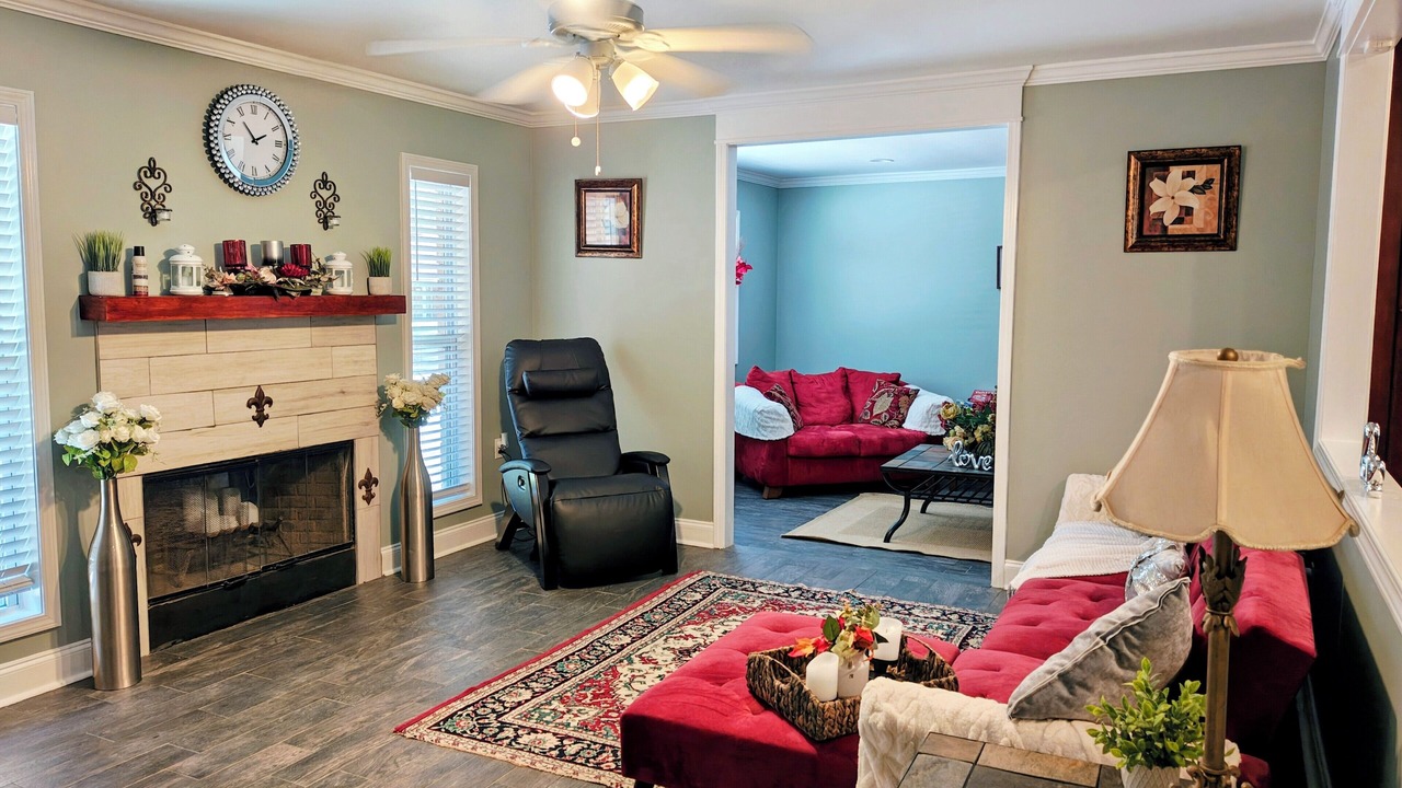 Photo of Livingroom in Denham Springs