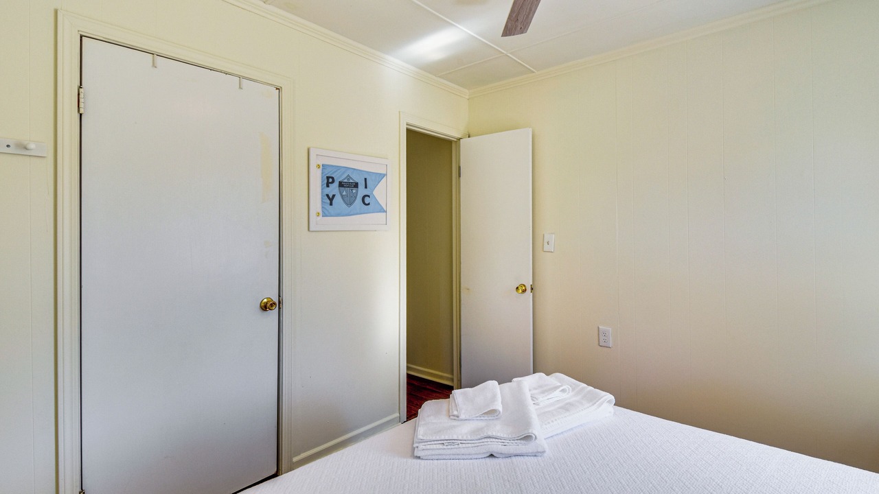 Photo of Bedroom in Townville