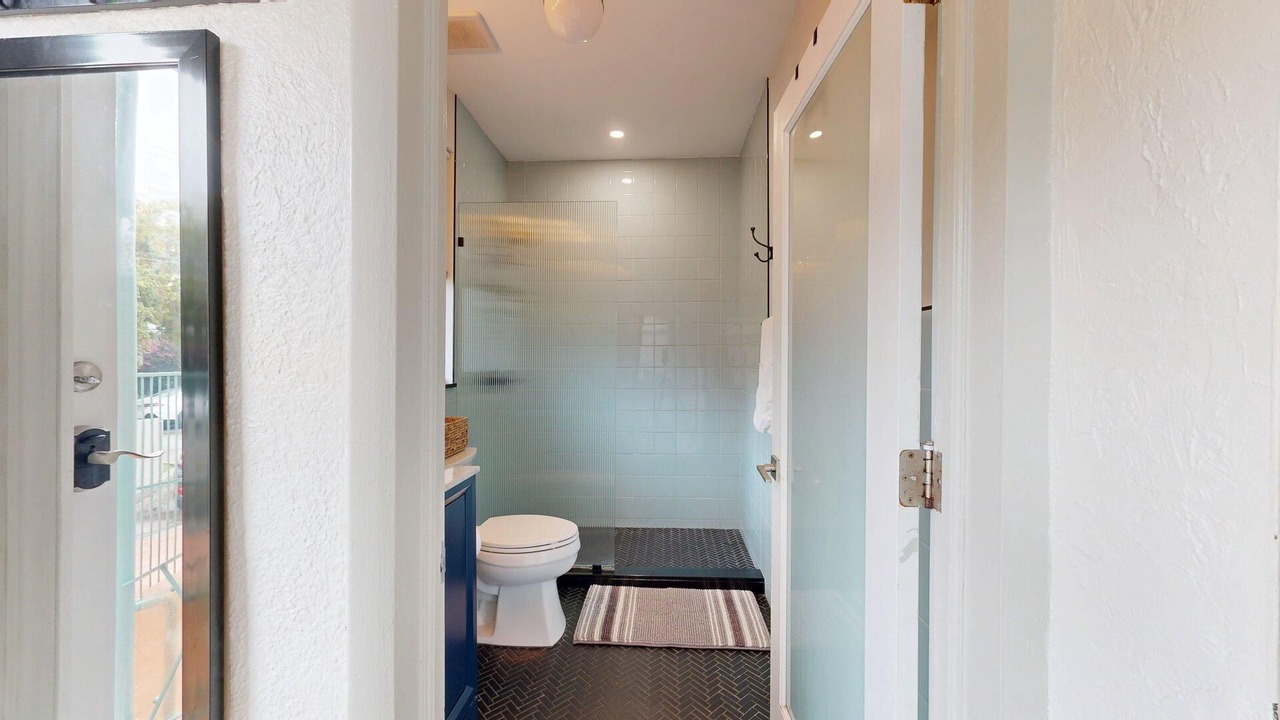 Photo of Bathroom in South Pointe