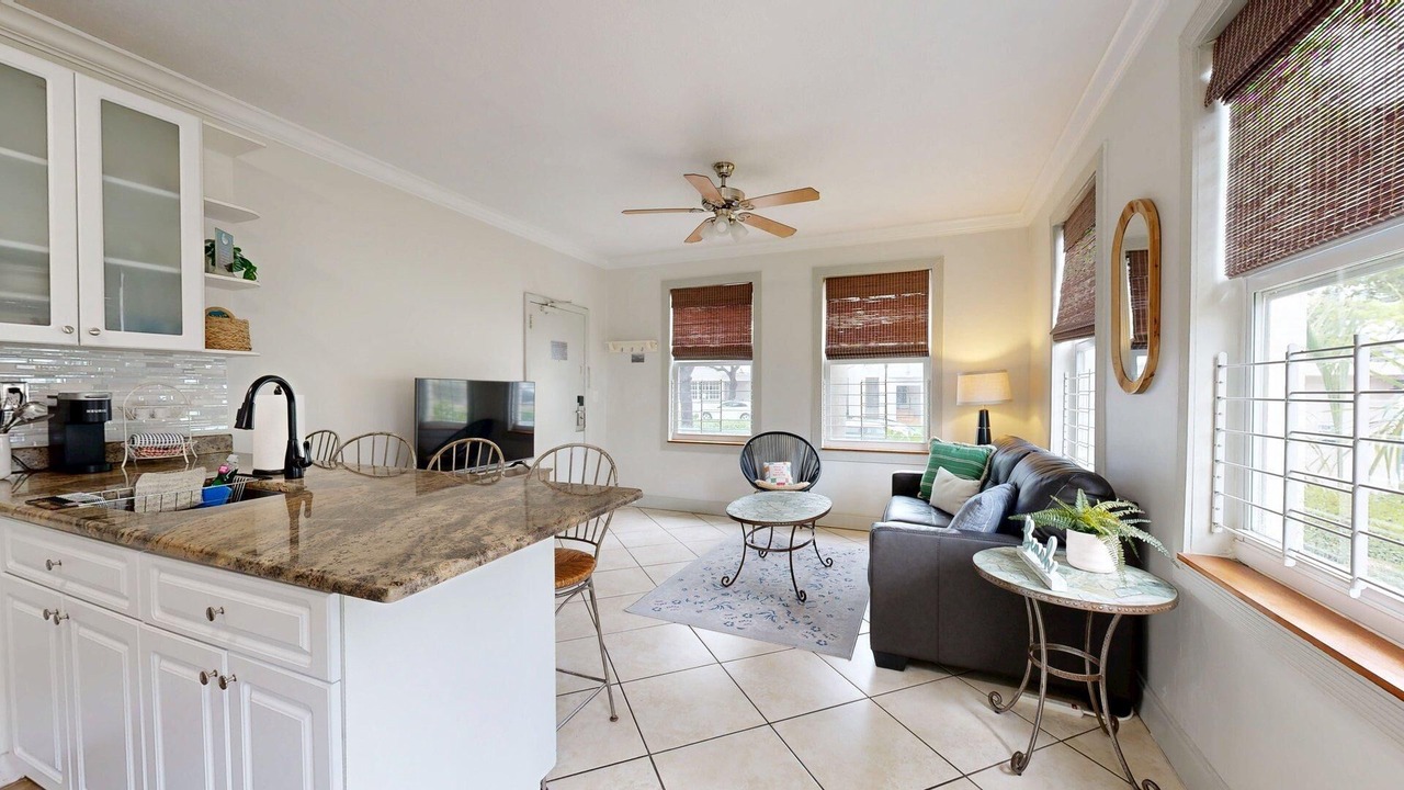 Photo of Livingroom in South Pointe