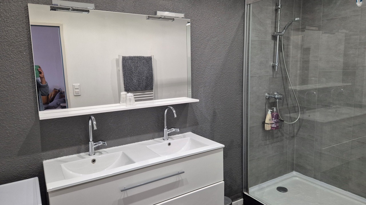 Photo of Bathroom in Crest