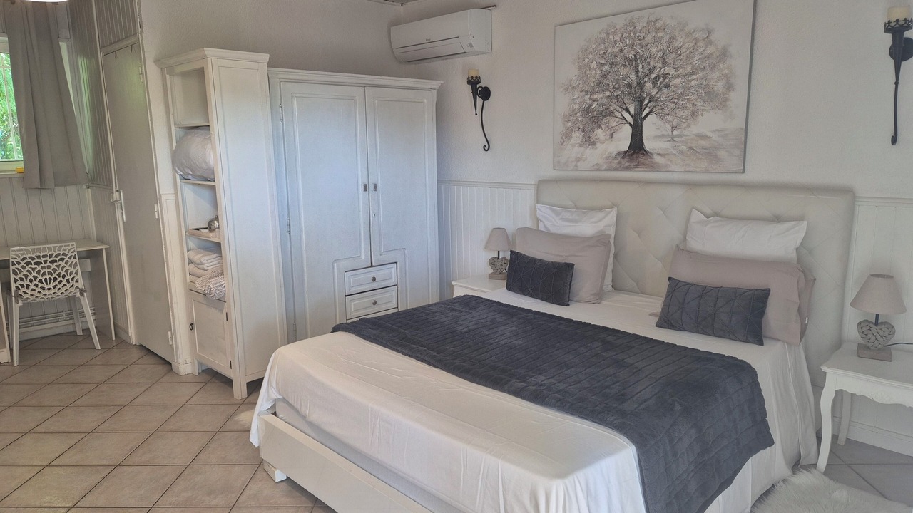 Photo of Bedroom in Crest
