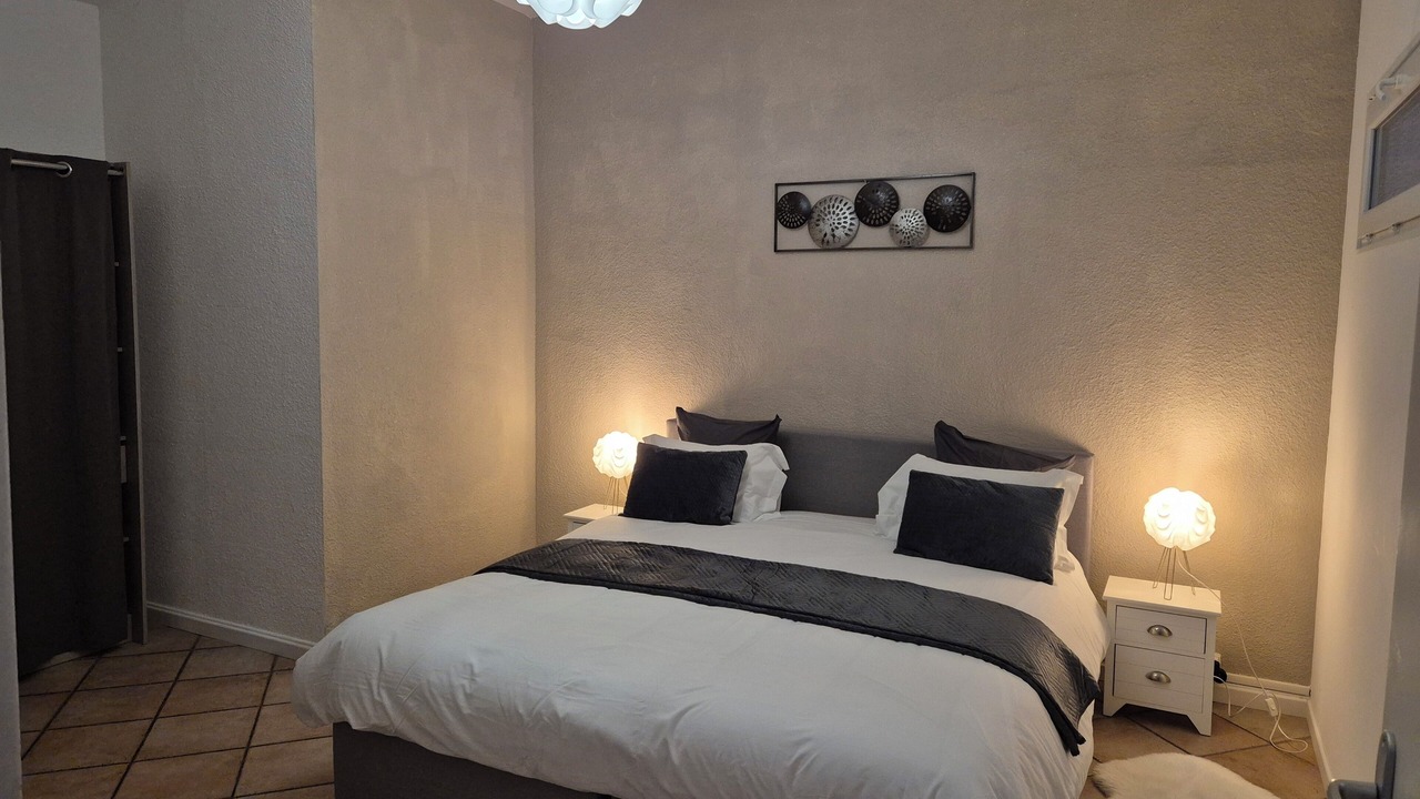Photo of Bedroom in Crest