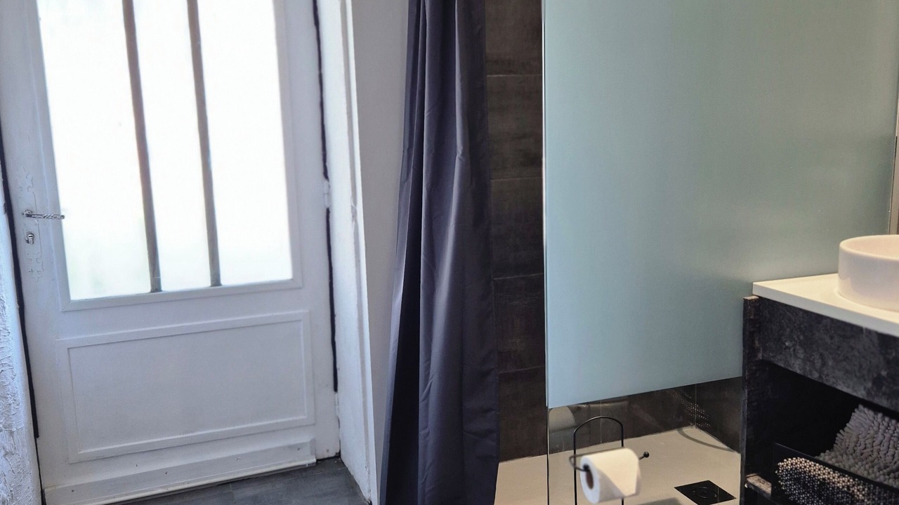 Photo of Bathroom in Crest