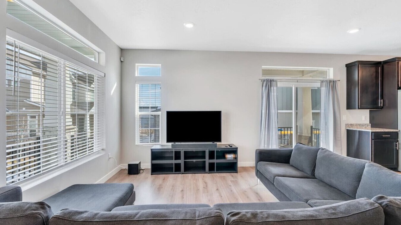 Photo of Livingroom in Lehi