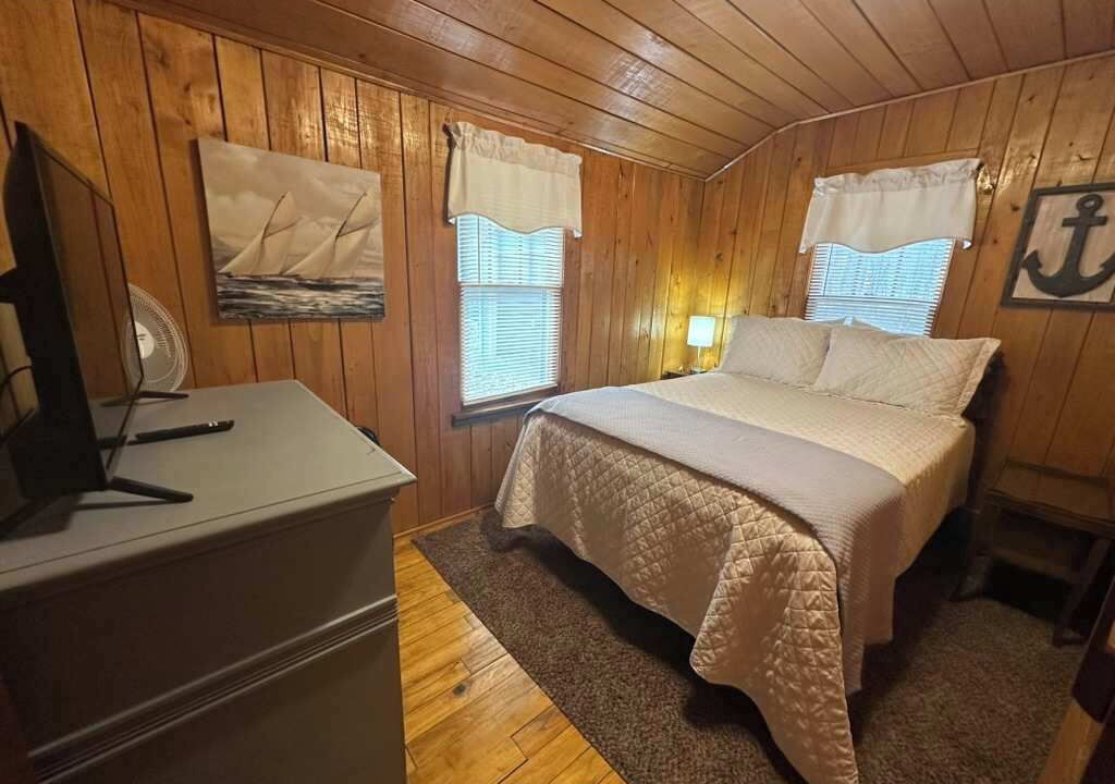 Photo of Bedroom in East Tawas