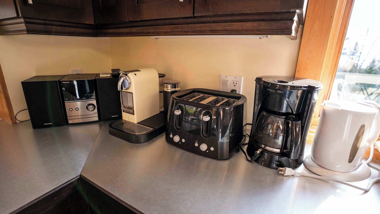 Photo of Kitchen in Petite-Riviere-Saint-Francois