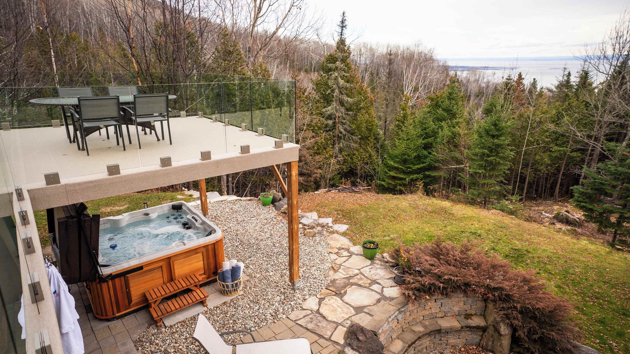 Photo of Patio Balcony in Petite-Riviere-Saint-Francois