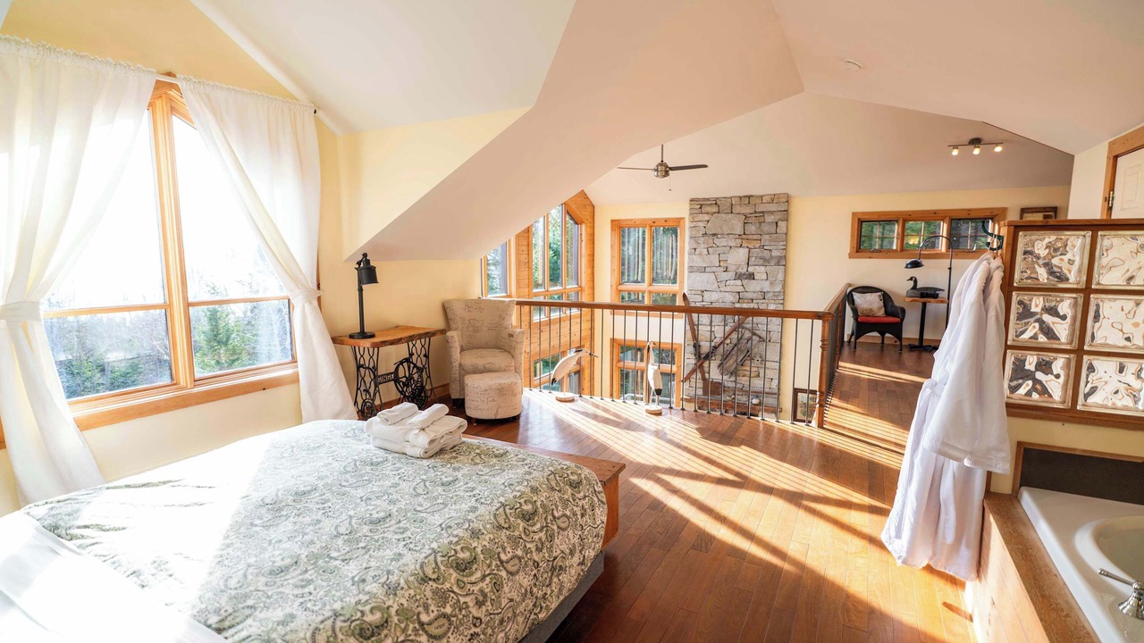 Photo of Bedroom in Petite-Riviere-Saint-Francois
