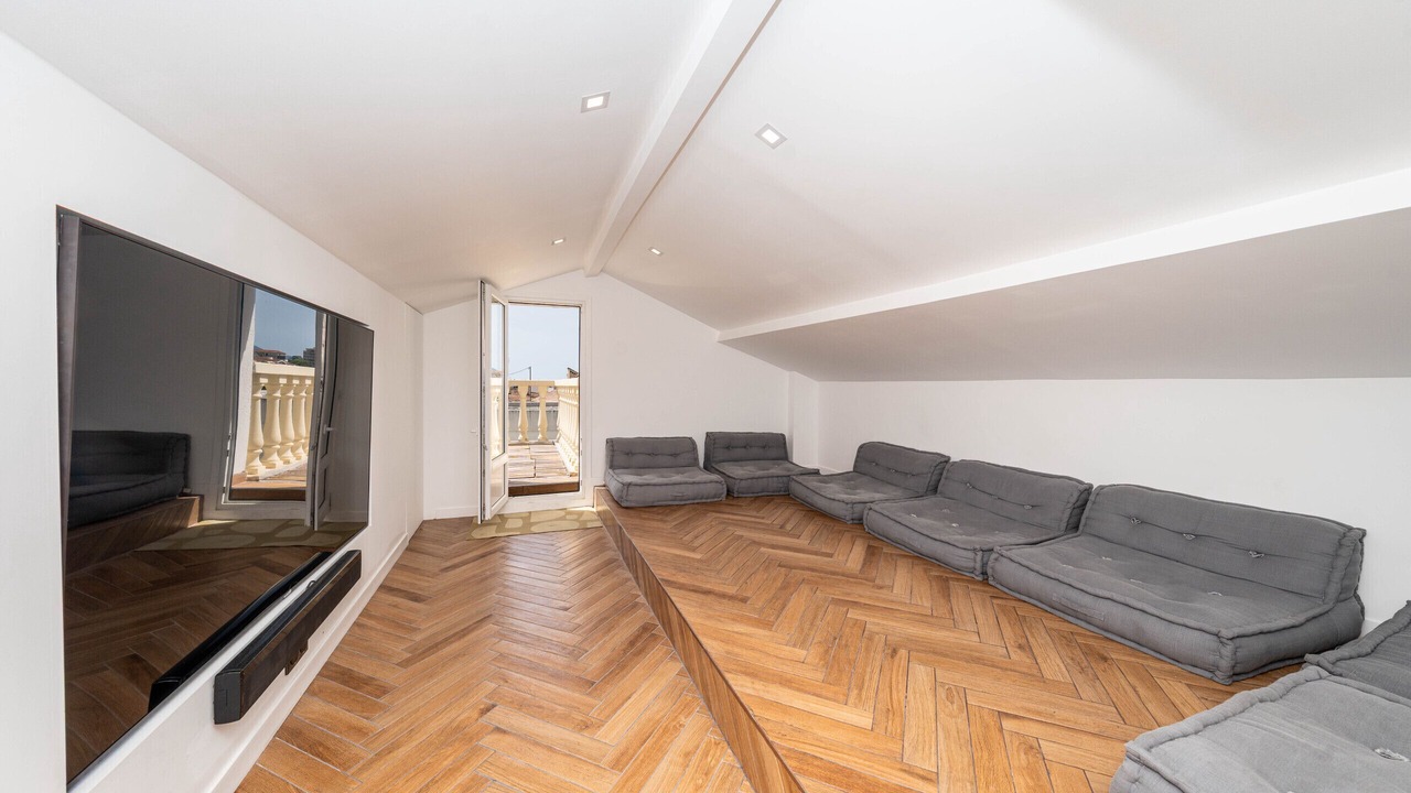 Photo of Livingroom in Prado - Republique