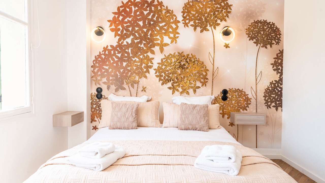 Photo of Bedroom in Prado - Republique